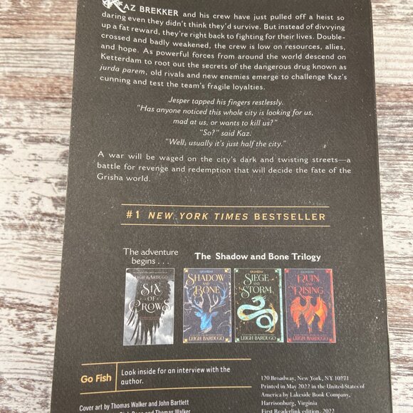 Crooked Kingdom by Leigh Bardugo Shadow and Bone Six of Crows Book 2 Paperback - Picture 4 of 4